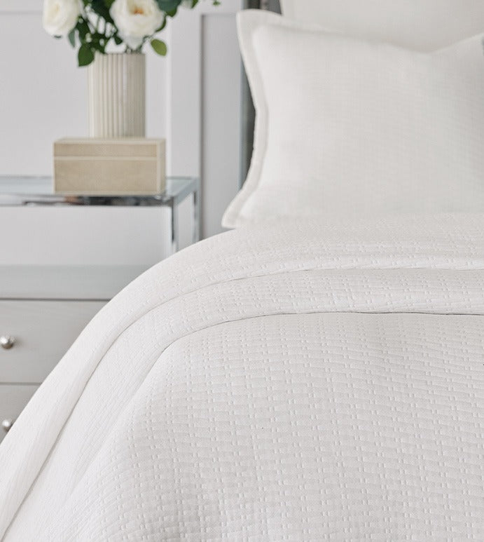 KIKI MATELASSE COVERLET